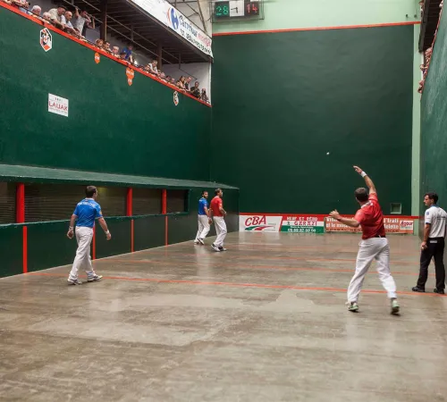 Pelote basque à main nue