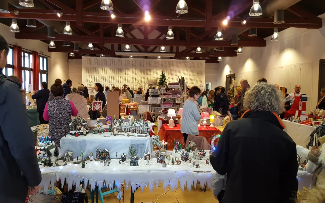 Marché de Noël - Crédit: Marché de noel | CC BY-NC-ND 4.0