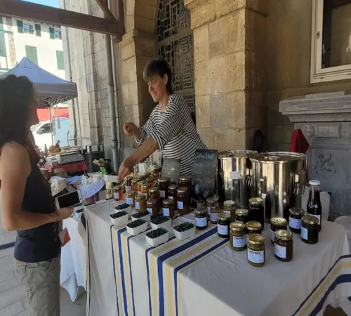 Marché aux produits fermiers