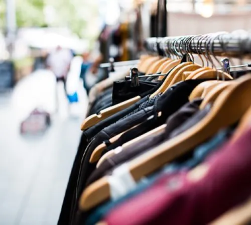 Braderie de vêtements
