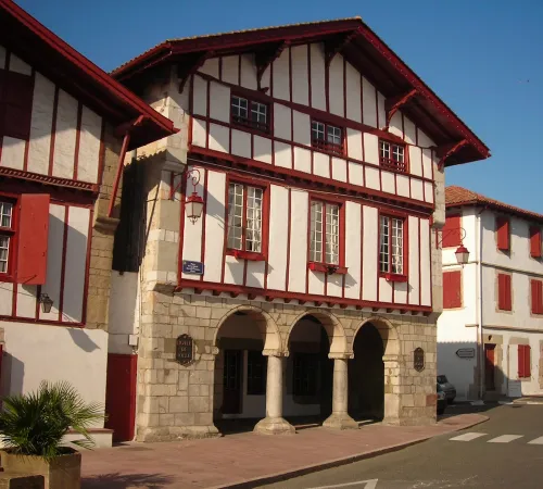 Visite guidée d'Urrugne : histoire du peuple basque, mythologie, jeux, us et coutumes