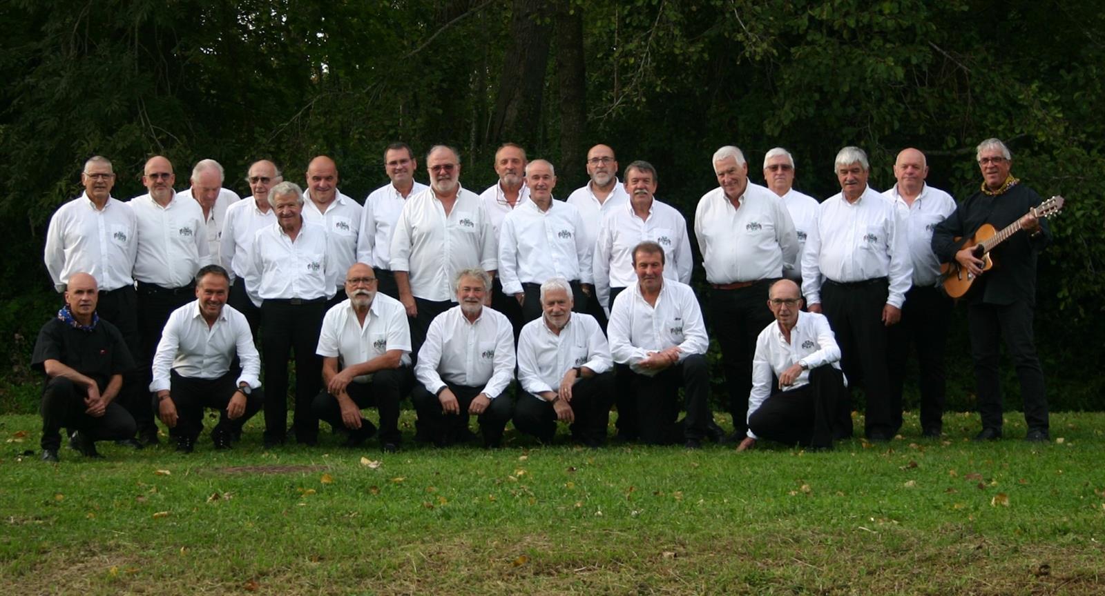 Chants Basques avec le Choeur d'Hommes Ezpelet ...