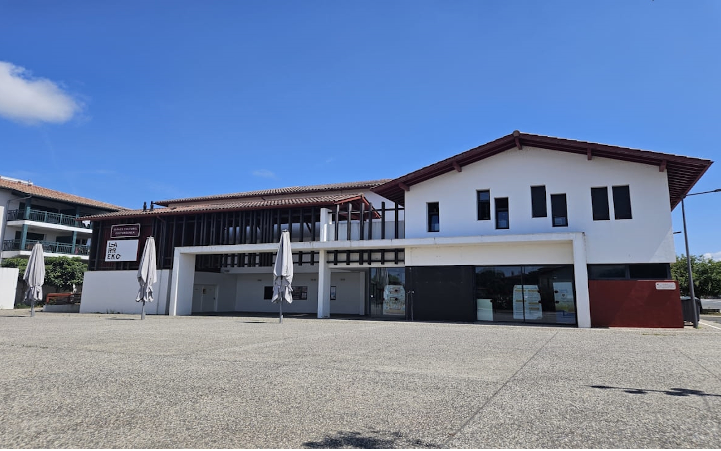 Humour : Les Couillons à Paris