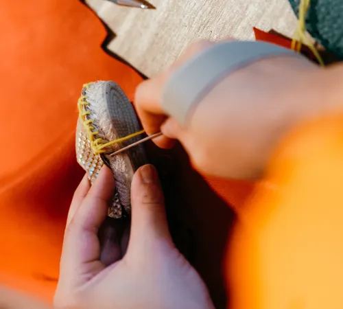Atelier de fabrication de porte-clés espadrilles