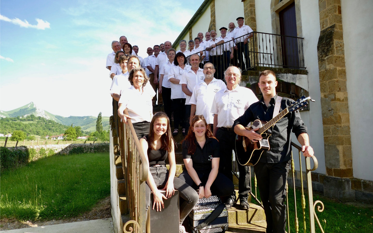 Choeurs basques avec Kanta Hergarai et avec un ...