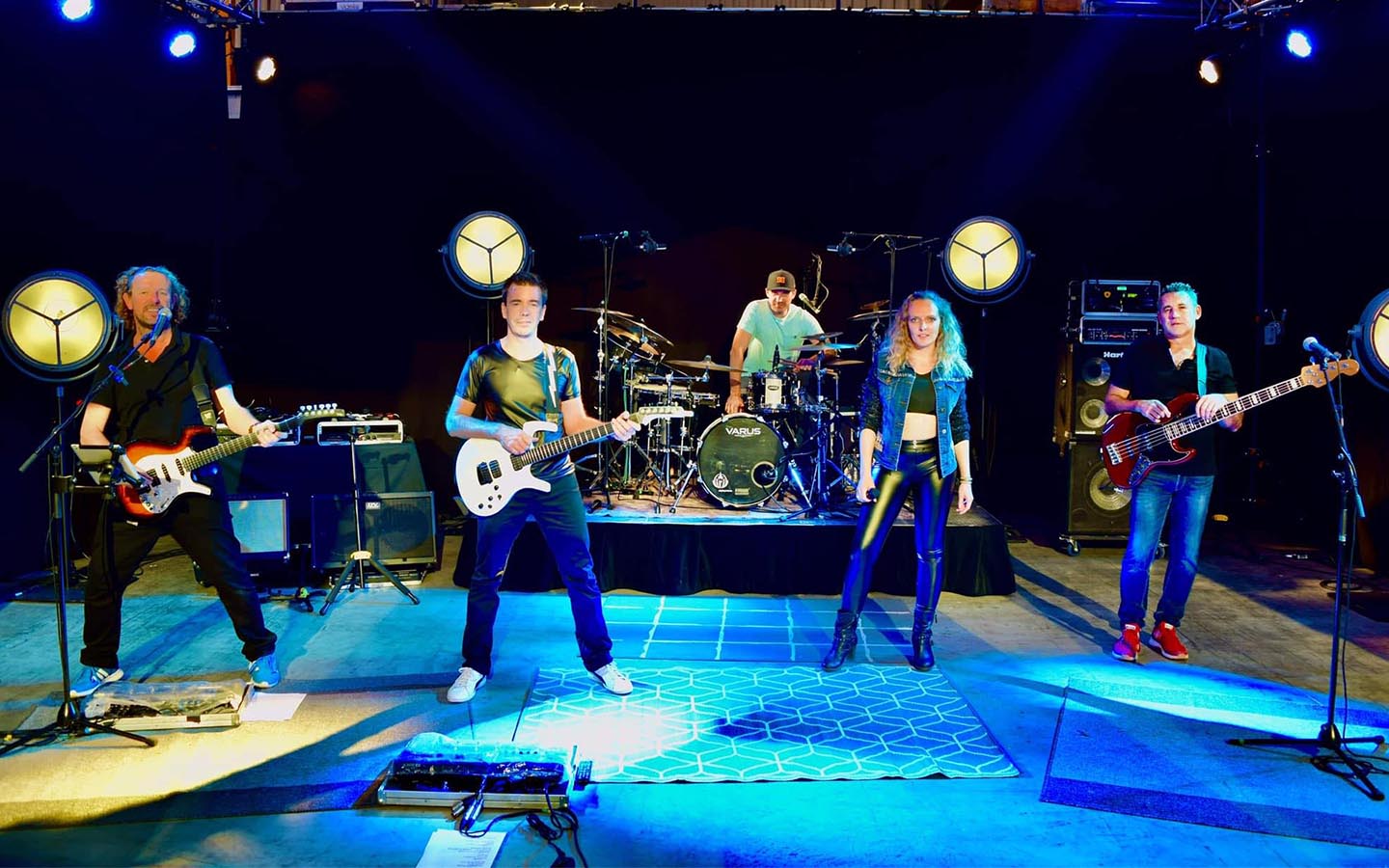 Bal avec Pick Up, toro et fuego et bataille de ...