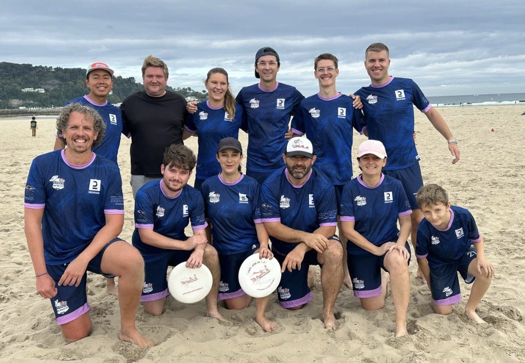 Ultimate frisbee : in ...