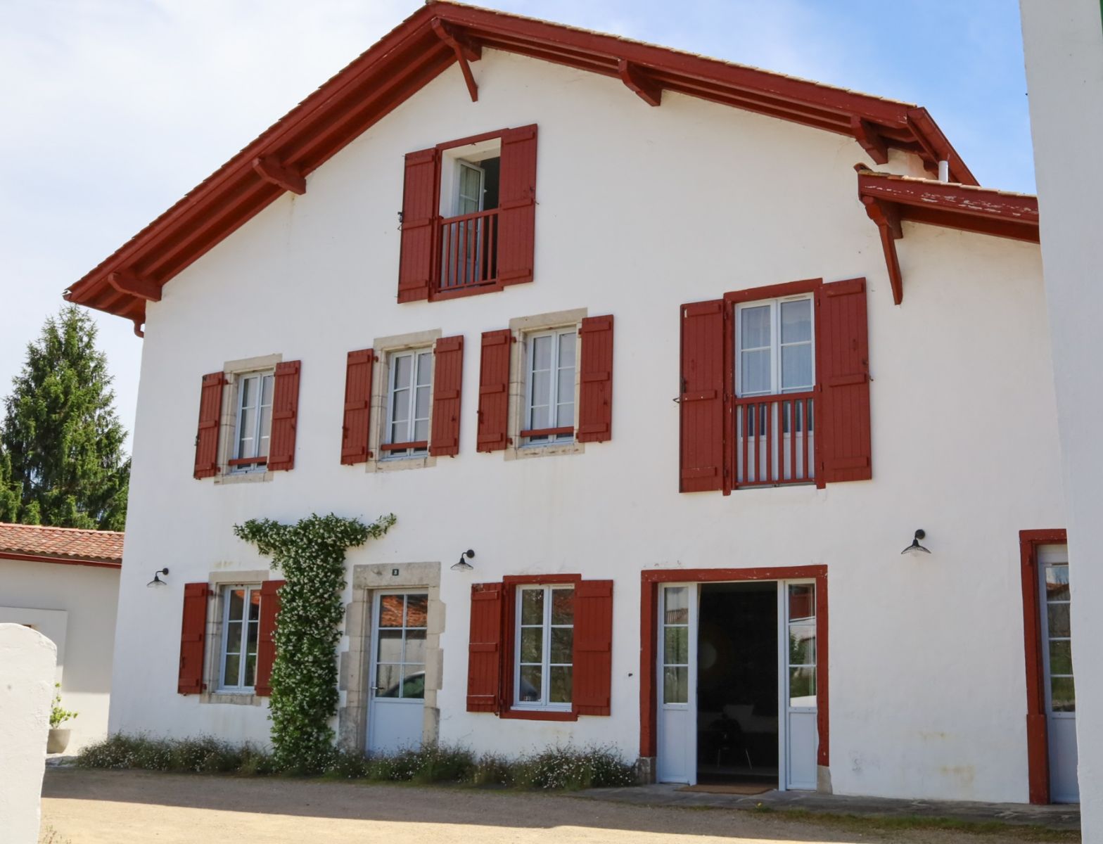 RETRAITE YOGA INVERSIONS ET SURF