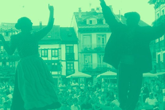 DANSES BASQUES À HONDARRIBIA