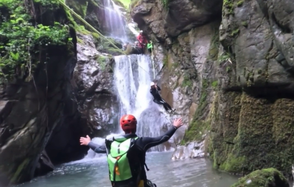 CANYONING EN SOULE A LA JOURNEE OU A LA DEMI J ...