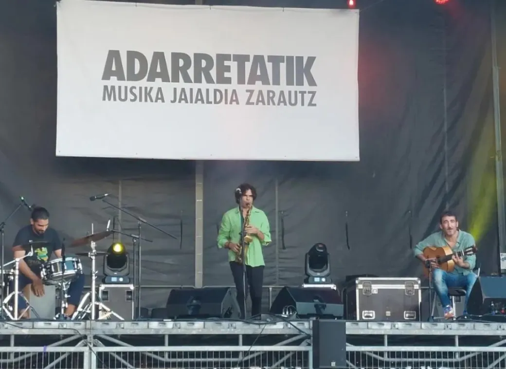 «Adarretatik» Festiva ...