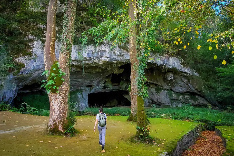 The Caves of Sare