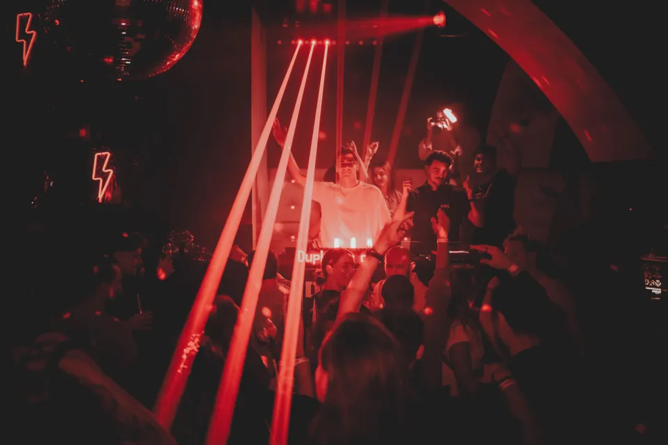 Duplex Club