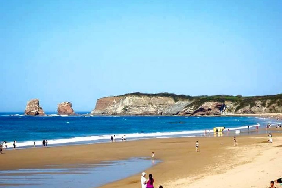 https://www.guide-du-paysbasque.com/_bibli/annonces/3584/hd/plage-hendaye.jpg?height=275&pixelRatio=2.6250&v=ficheAnnonce&width=412