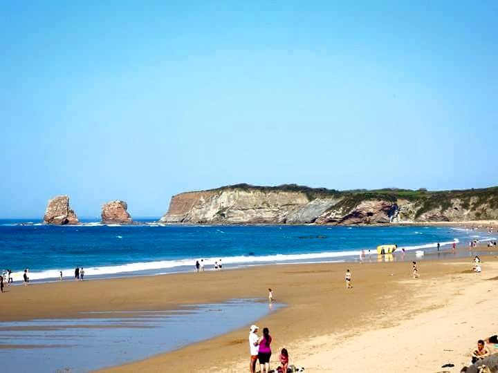 https://www.guide-du-paysbasque.com/_bibli/annonces/3584/hd/plage-hendaye.jpg?height=275&pixelRatio=2.6250&v=ficheAnnonce&width=412