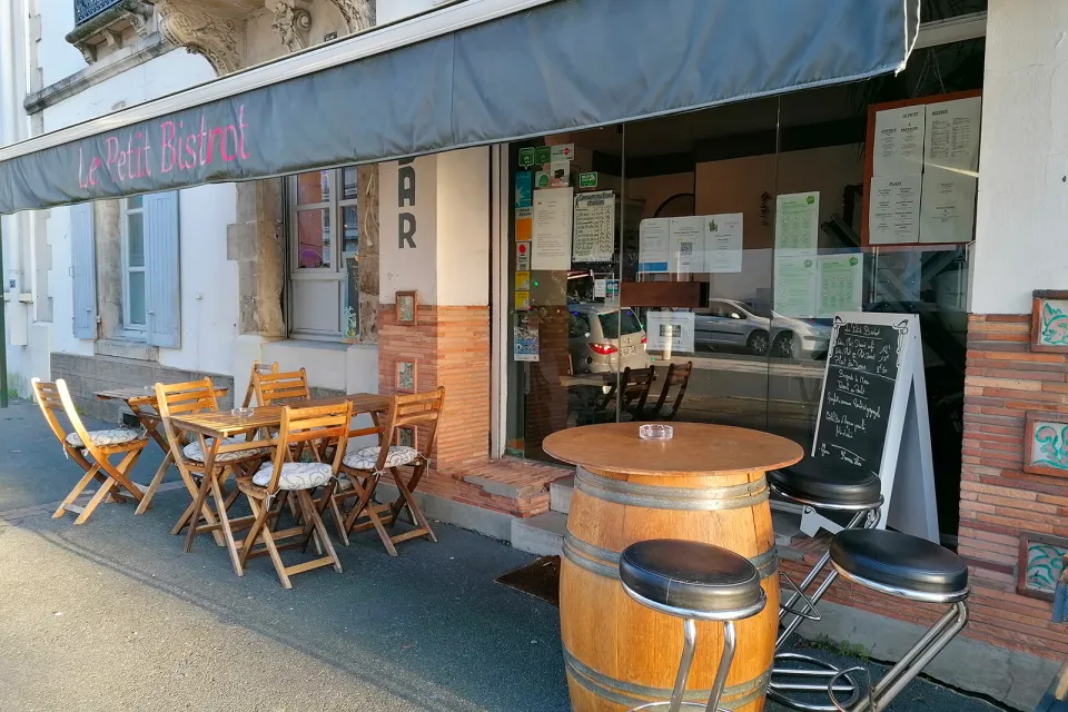 Le Petit Bistrot