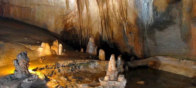 Grottes d'Isturitz et d'Oxocelhaya