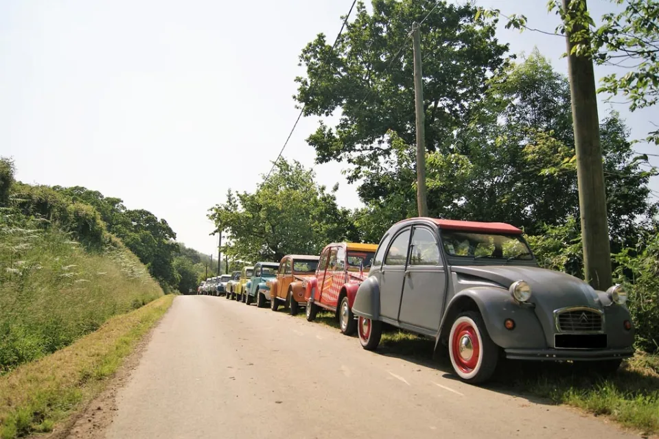 Bask Autos Retro
