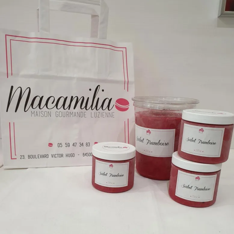 Macamilia