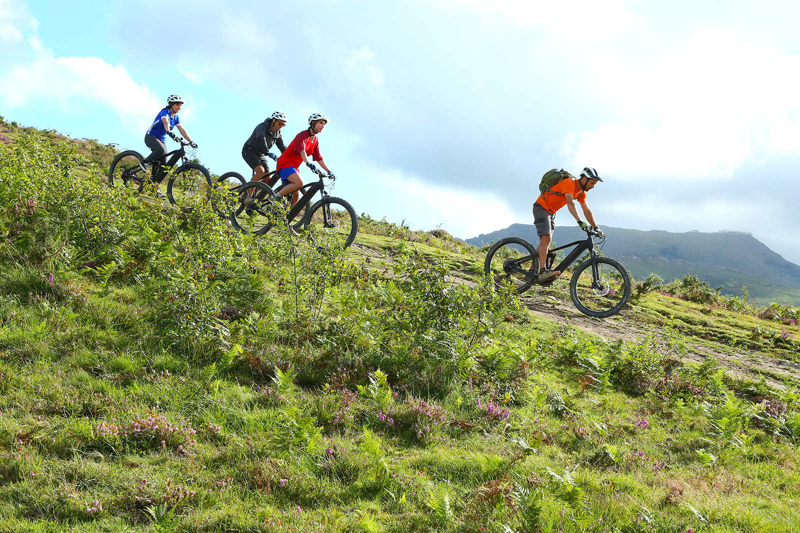 Vtt Randonnees Cyclistes Vtt Electriques Guide Du Pays Basque