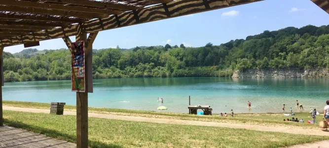 Plage du Lac des Arroques