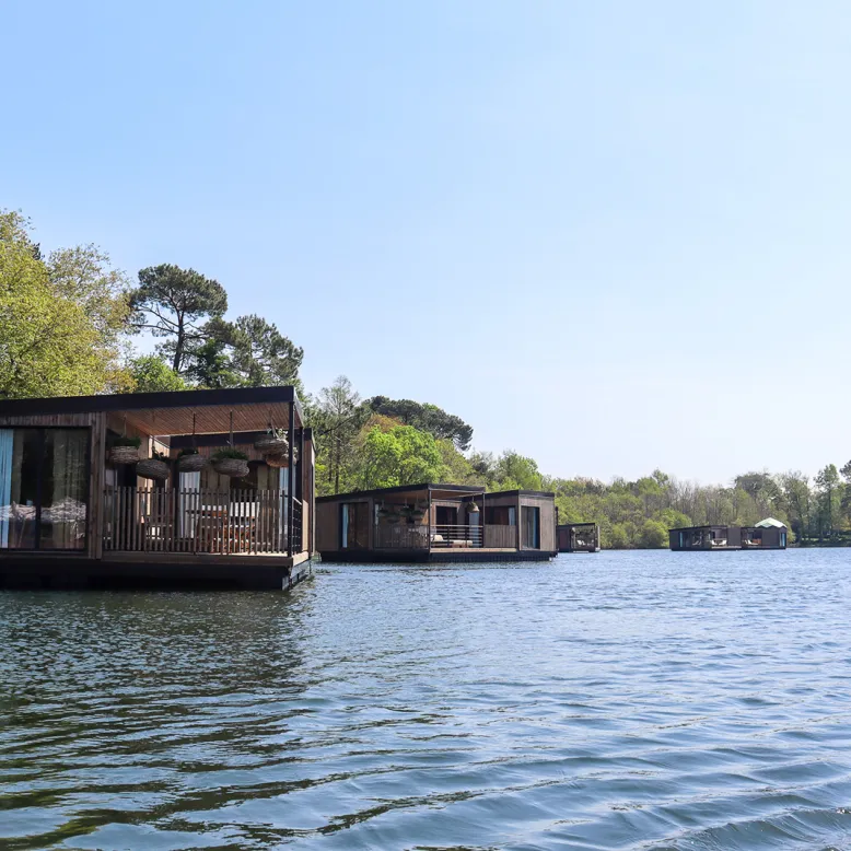 Les Lodges Flottants sur le Lac