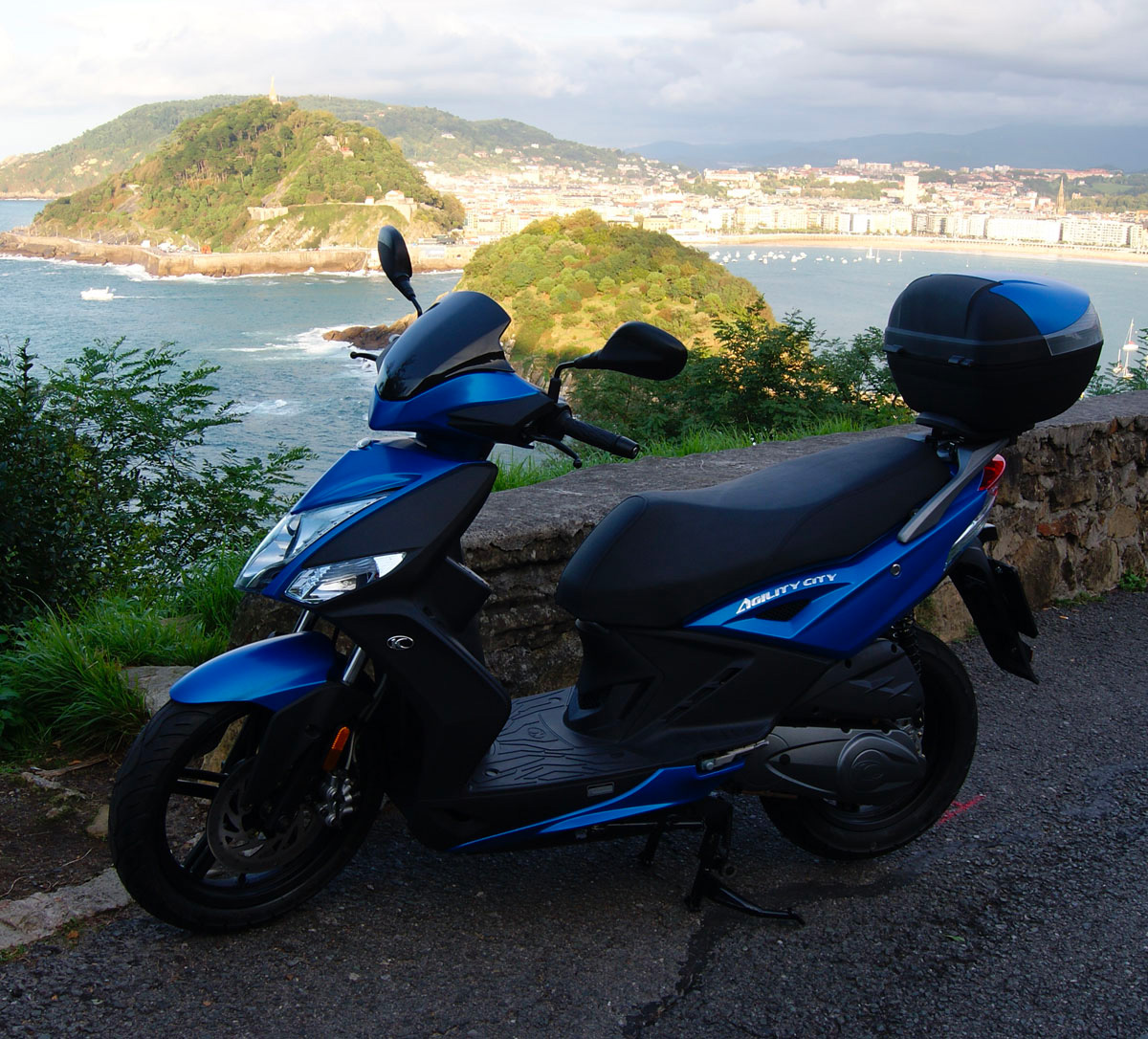 Rental Moto Donostia Transport à Moto / Chauffeur / Tuk Tuk / VTC à