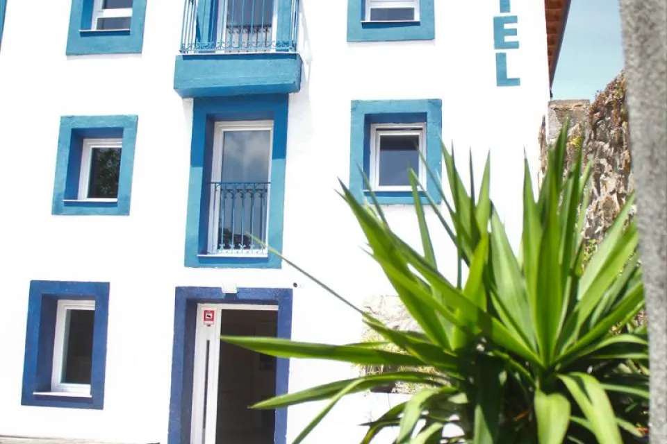 Laga Surf Camp Hostel