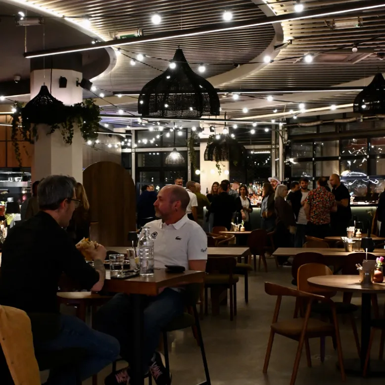 Bizipoz restaurant bar