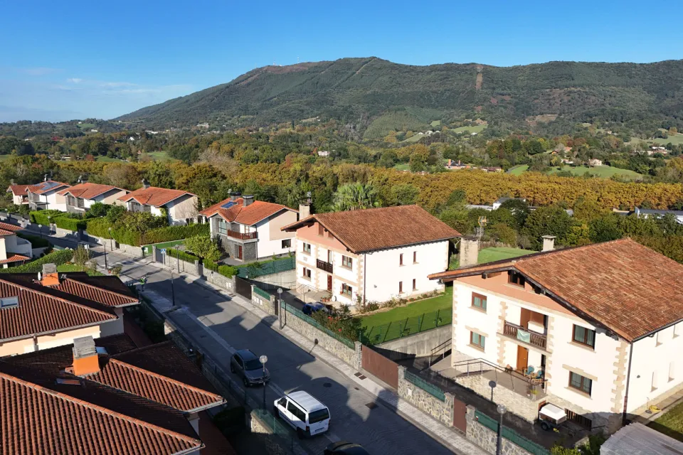 IPARRA TXIKI BERRI Hotel Turístico