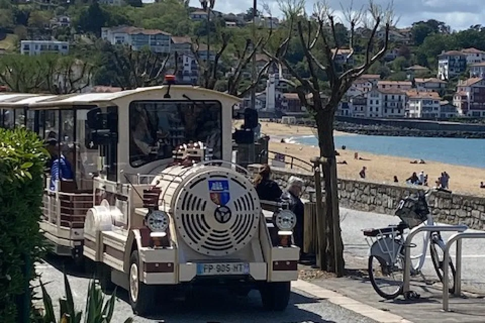 Le petit train de Saint-Jean-de-Luz