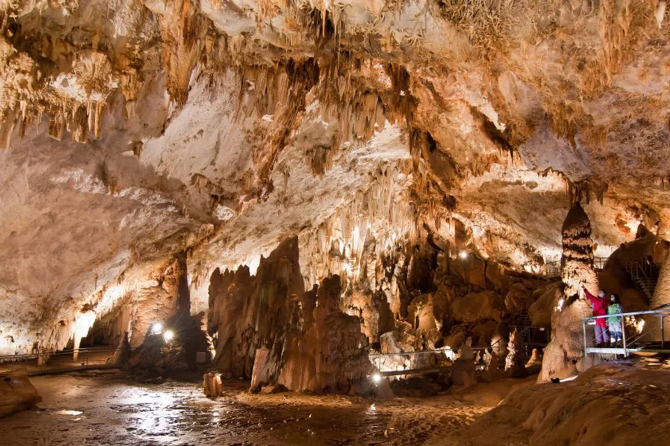 Cueva de Pozalagua