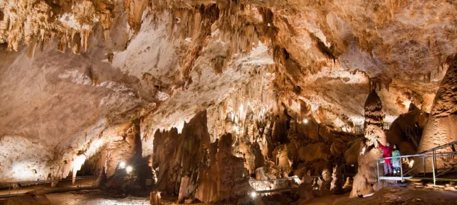 Cueva de Pozalagua