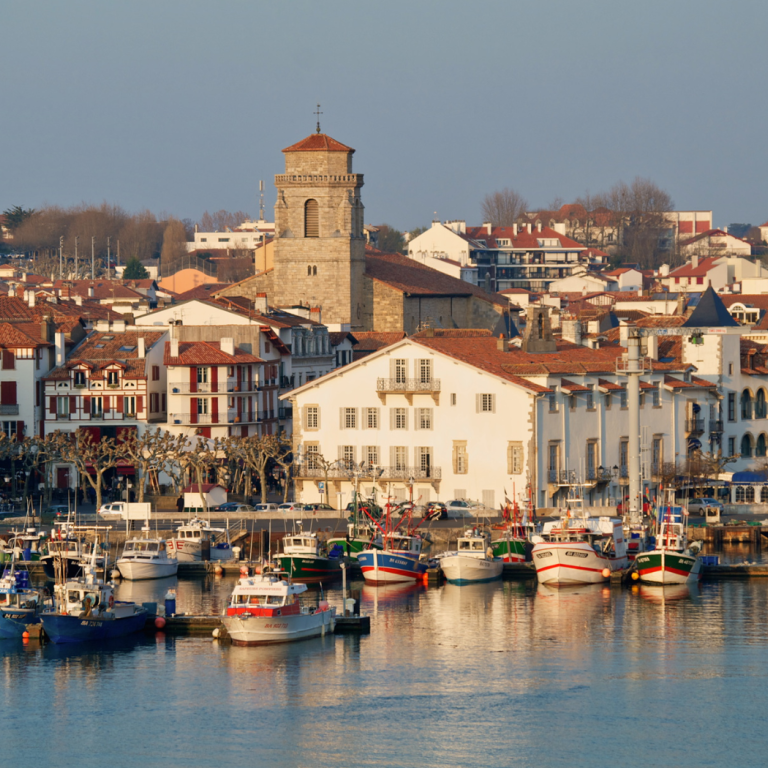 Saint-Jean-de-Luz, guided tour of a village on ...