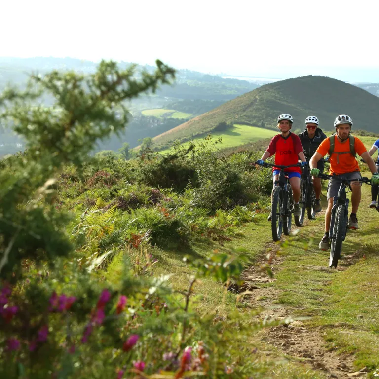 Noa Adventure: Electric mountain bike tours in ...
