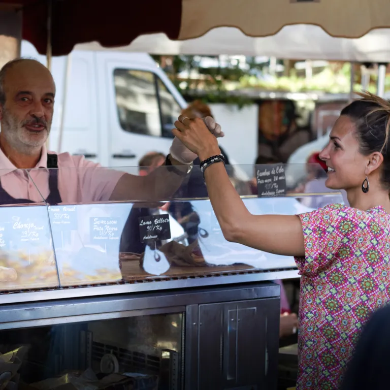 The Quintaou market in Anglet: Basque terroir ...
