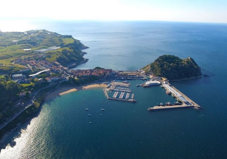 7 reasons to visit Zarautz, a surprising town by the Cantabrian Sea ...