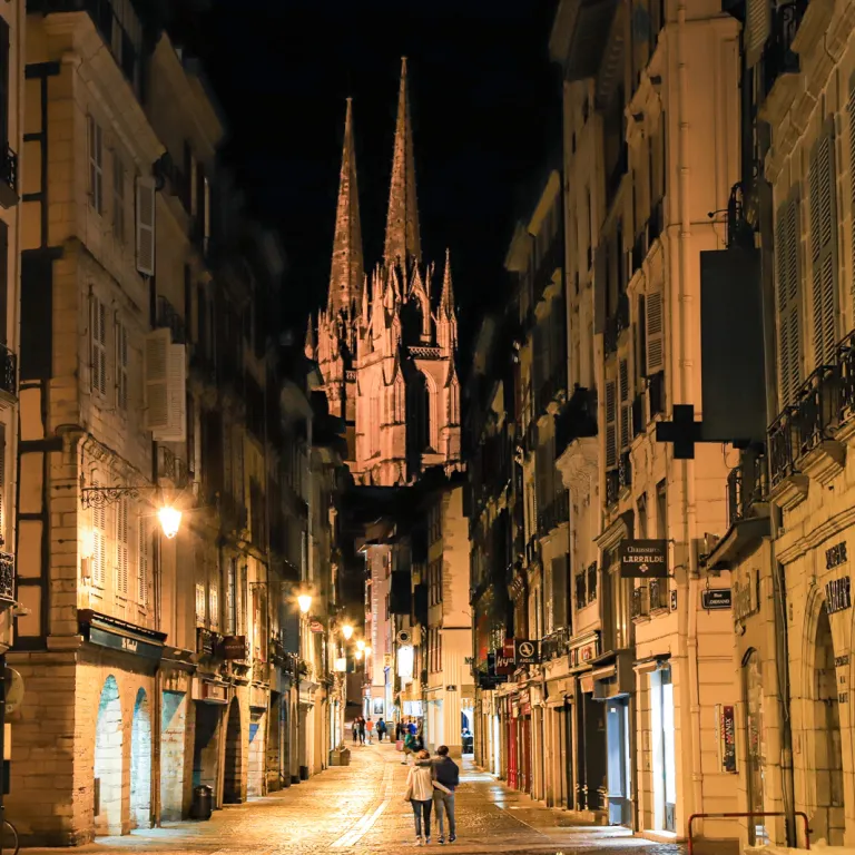 Bayonne Cathedral: visit of a remarkable monument