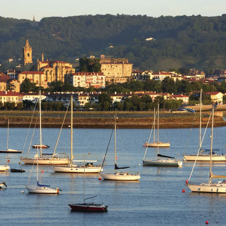 Hondarribia, medieval, maritime and gastronomi ...