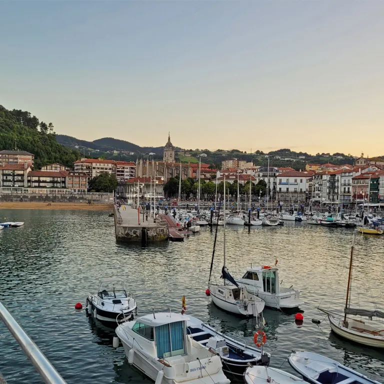 Walk on the port of Lekeitio