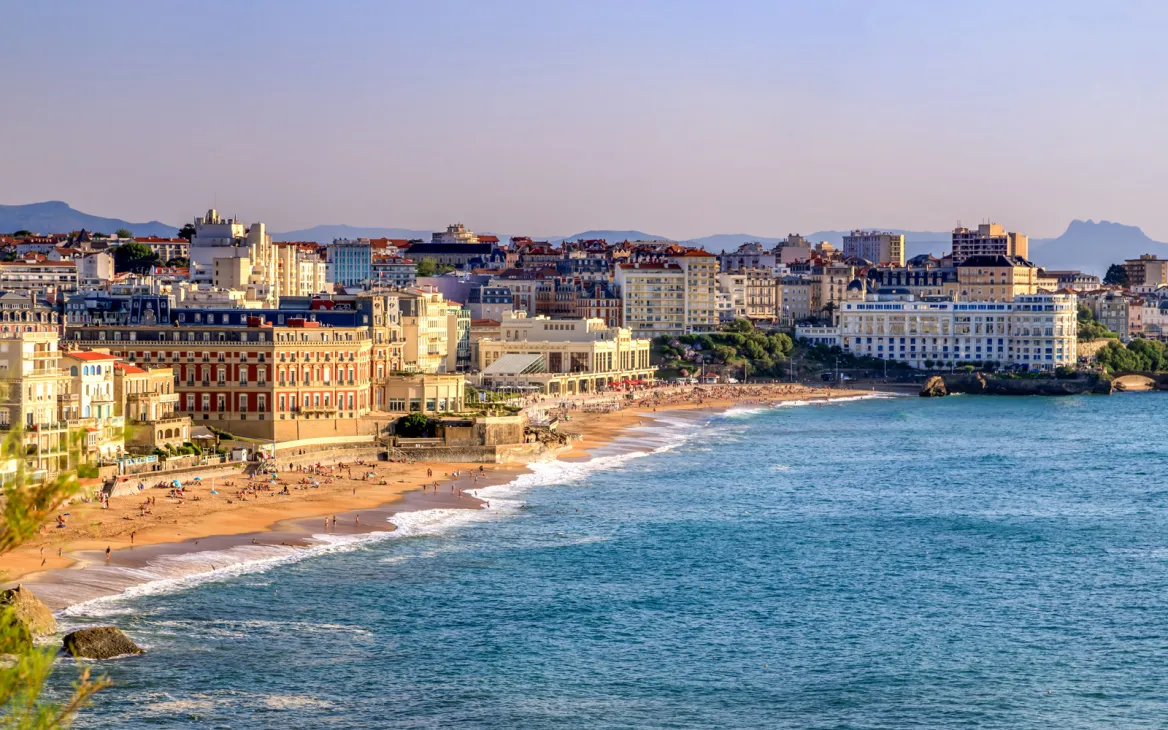 AdobeStock_Telly-Grande-plage-de-biarritz