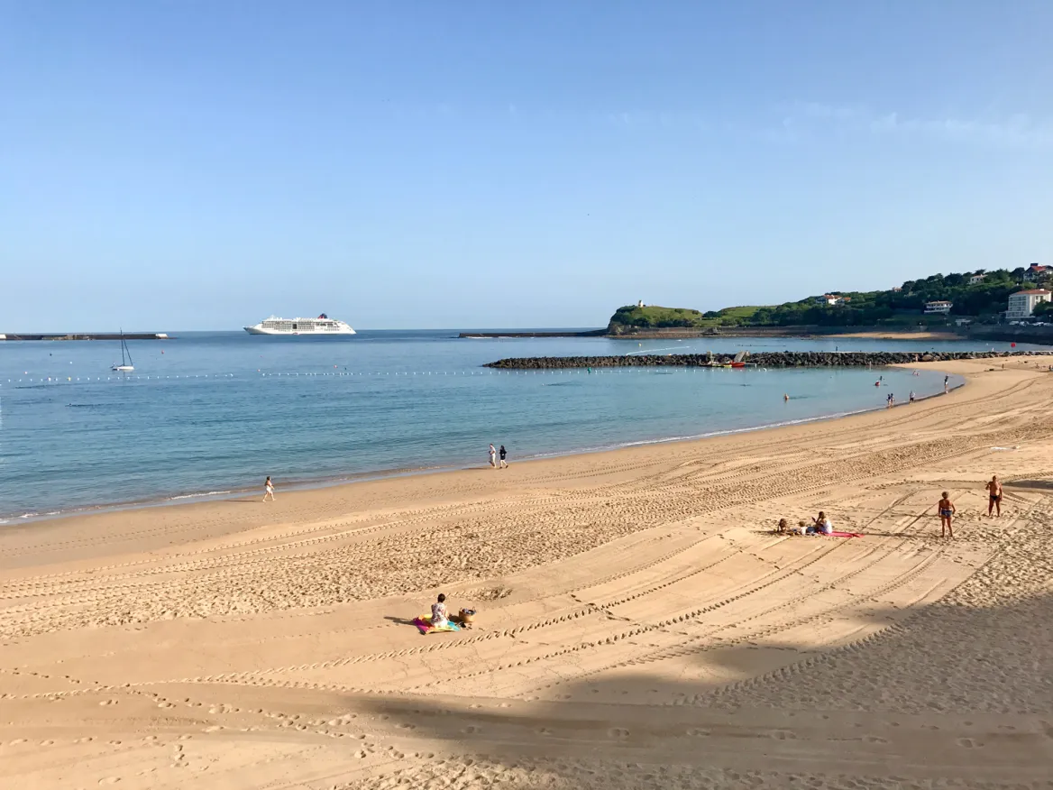 Large beach of Saint-Jean-de-Luz