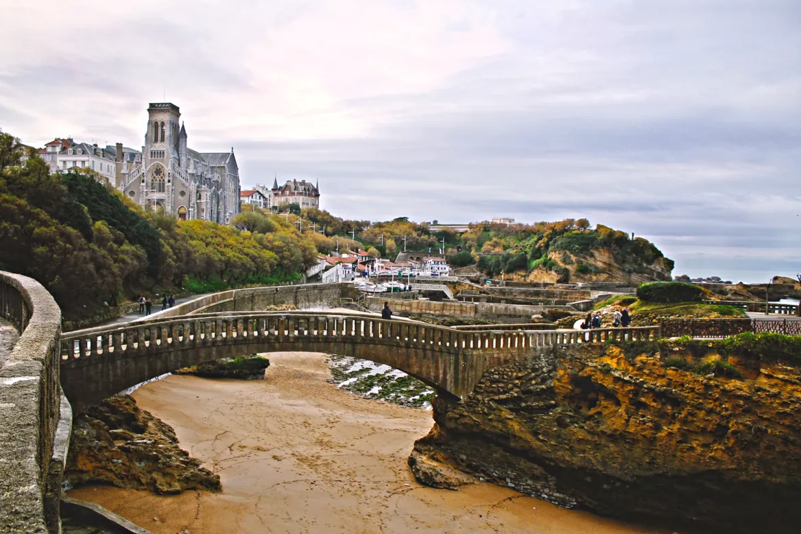 Biarritz-rain-toa-heftiba - unsplash