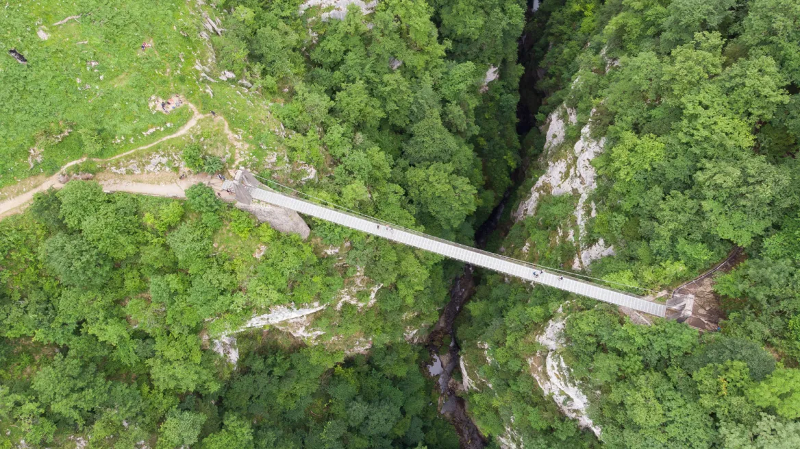 Les gorges d'Olhadubi traversées par la passerelle d’Holzarte