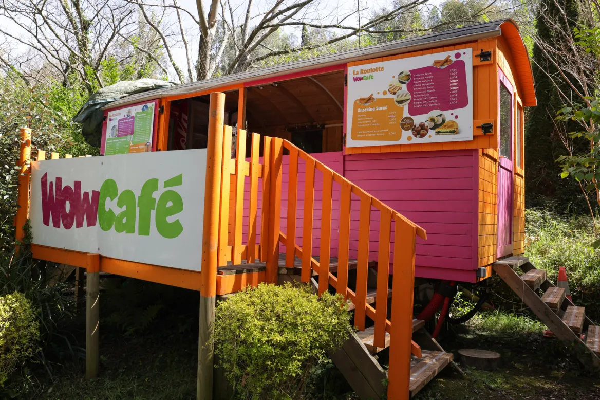 Wow Cafe