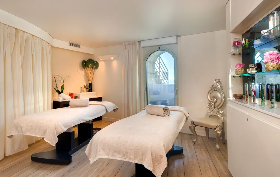 Grand Hotel Thalasso & Spa treatment room