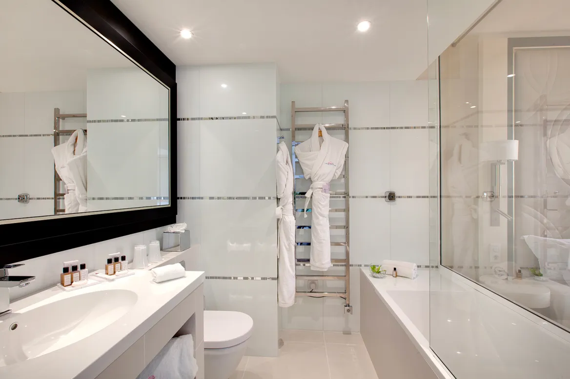Grand Hotel Thalasso & Spa Bathroom