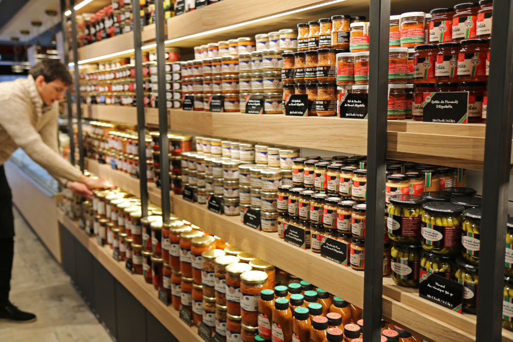 Conserves au magasin Etxe Peio Bayonne