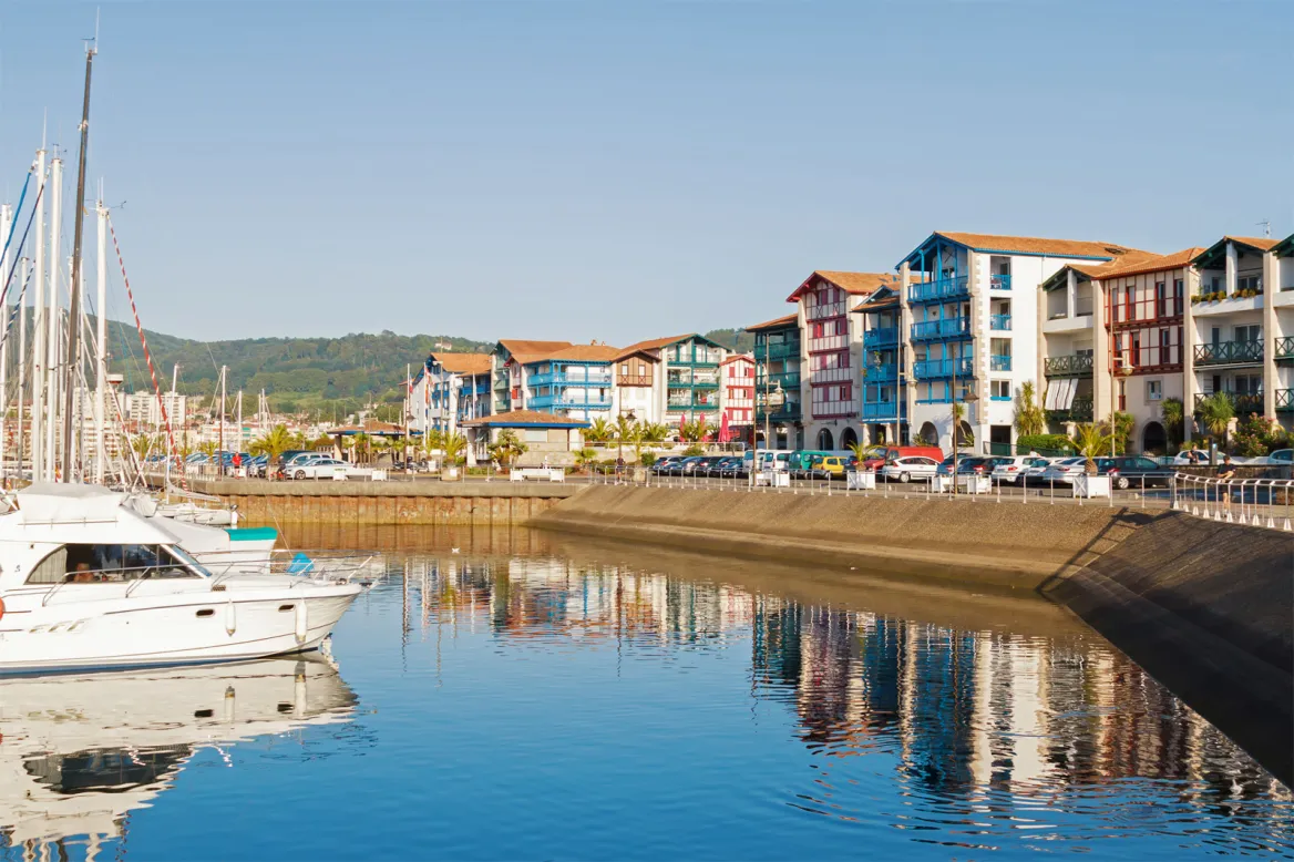 Hendaye photo: AdobeStock_ beverli