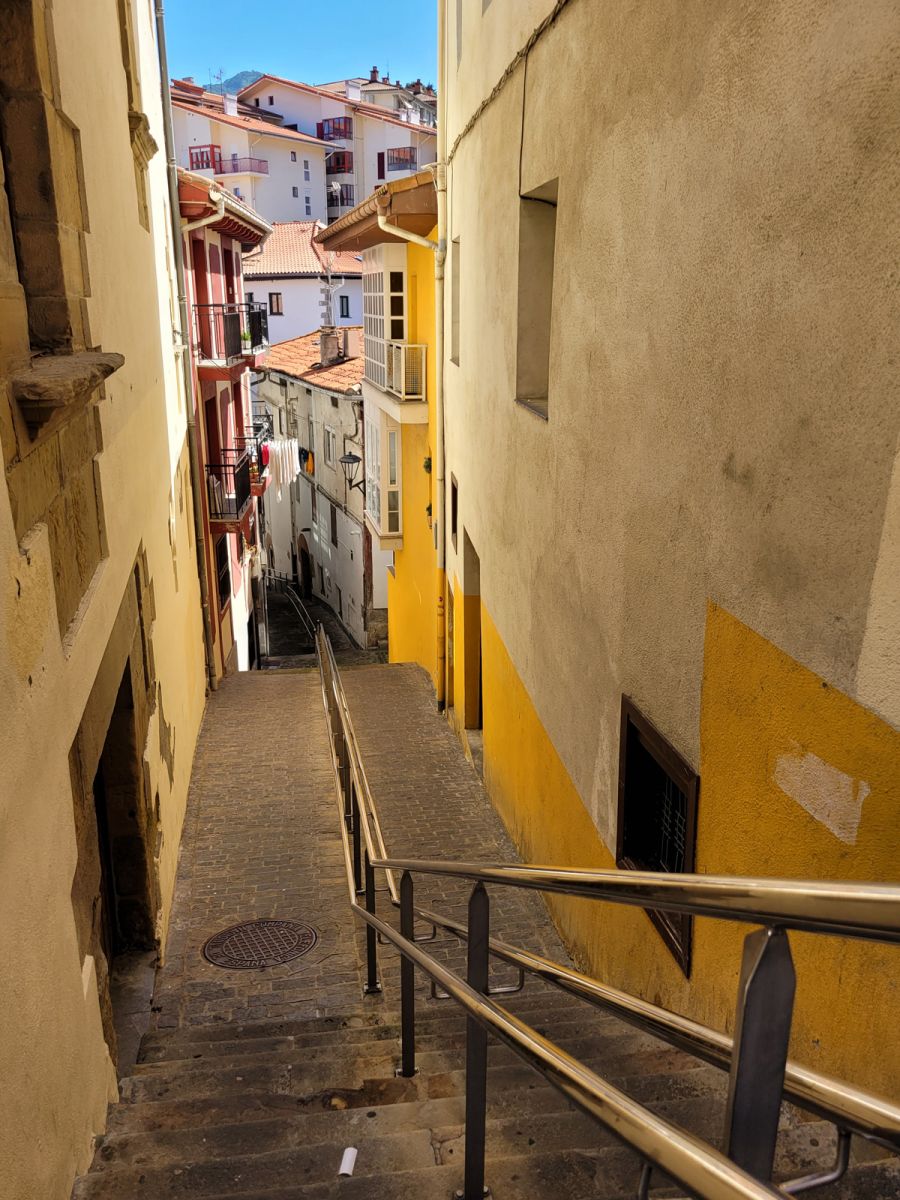 Mutriku Alley